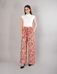 Pantalón relajado y estampado