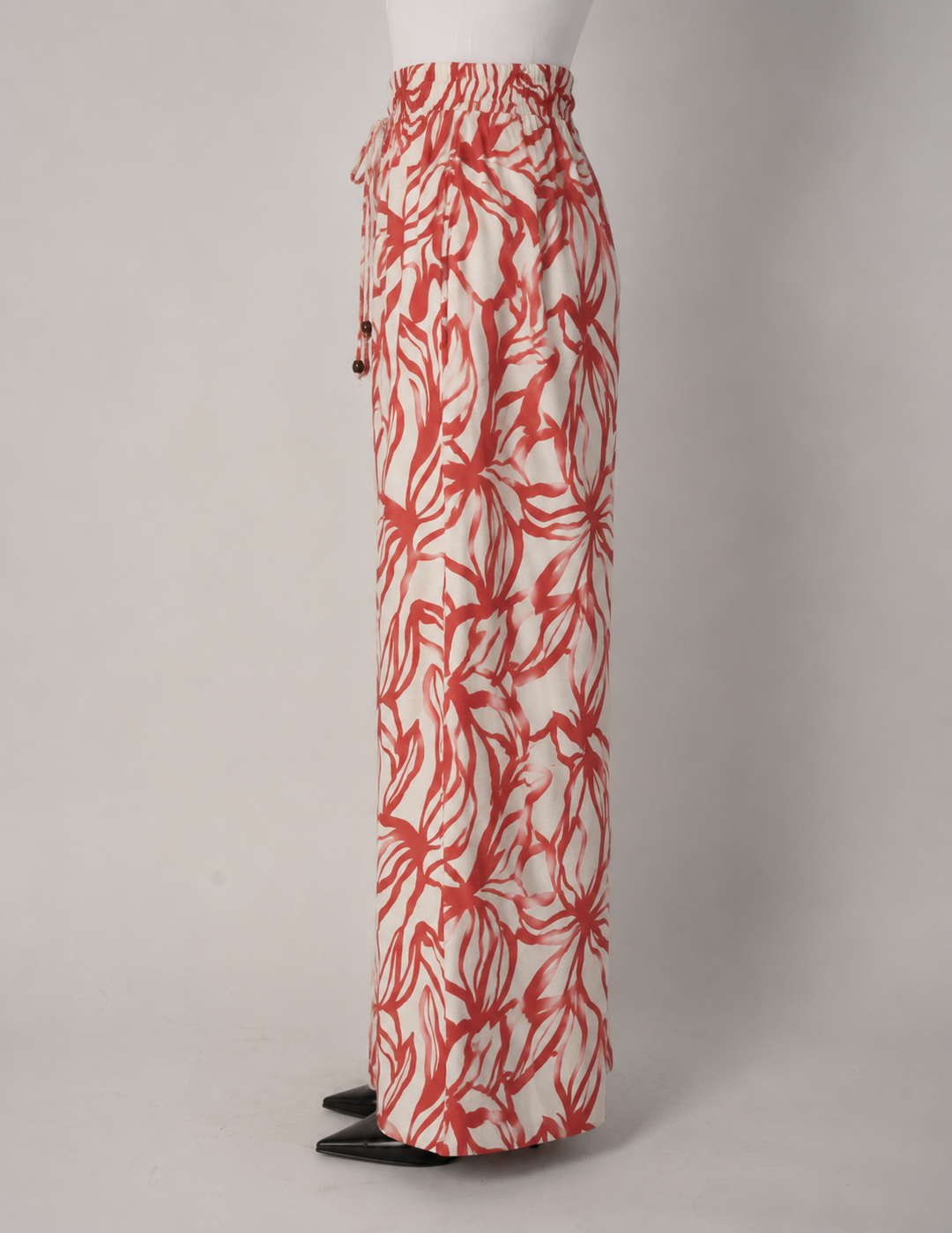 Pantalón relajado y estampado