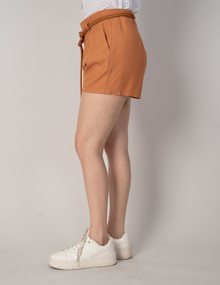 Short naranja con jareta en la cintura