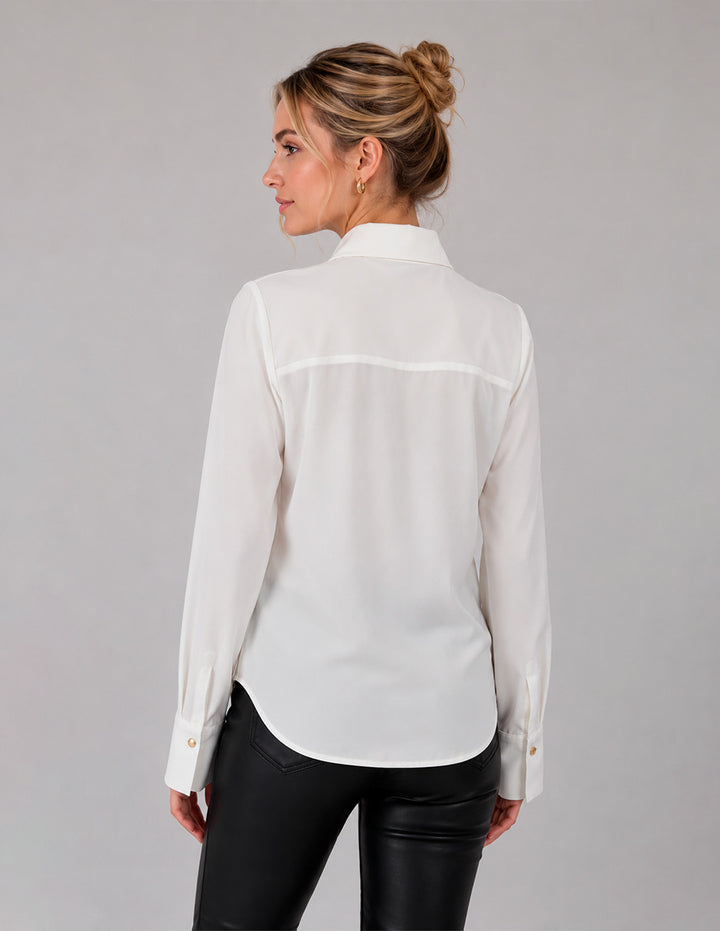 Blusa ivory camisera con botones enfrente