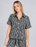 Blusa estampada de manga corta