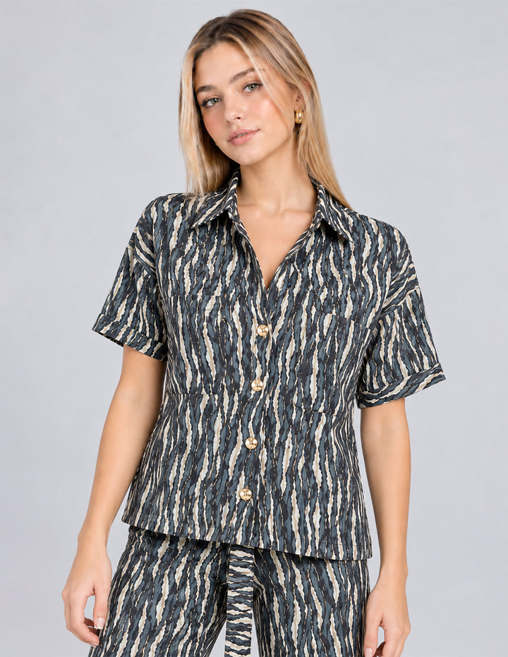 Blusa estampada de manga corta