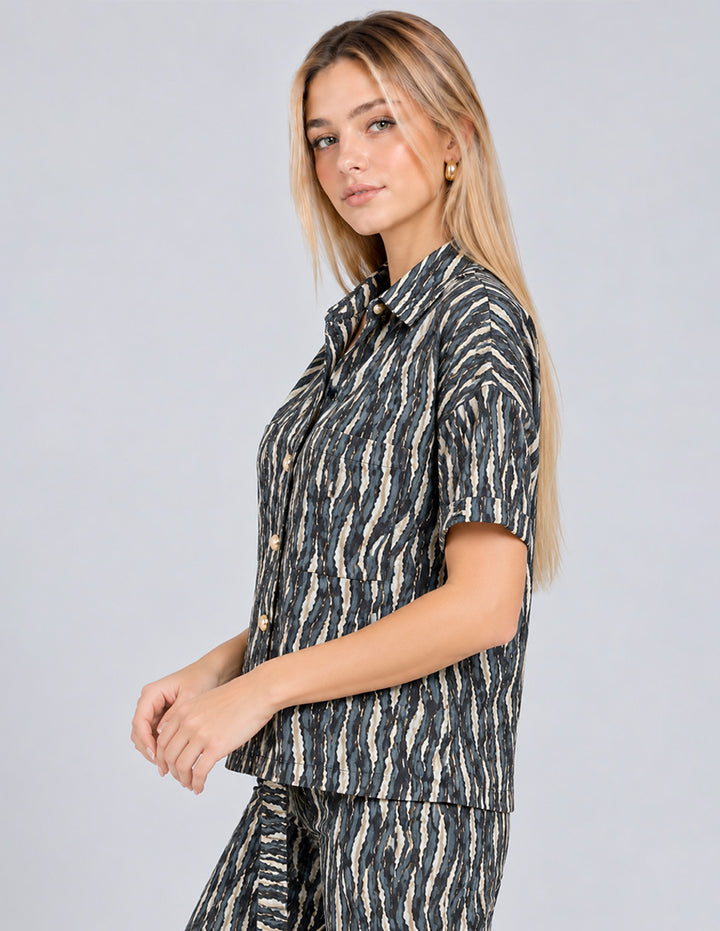 Blusa estampada de manga corta