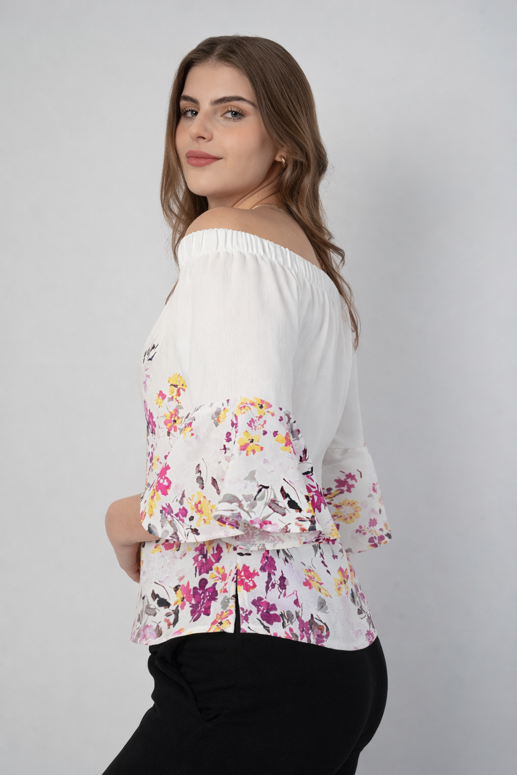 Blusa off shoulder con diseño floral