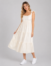 Vestido crema largo sin mangas