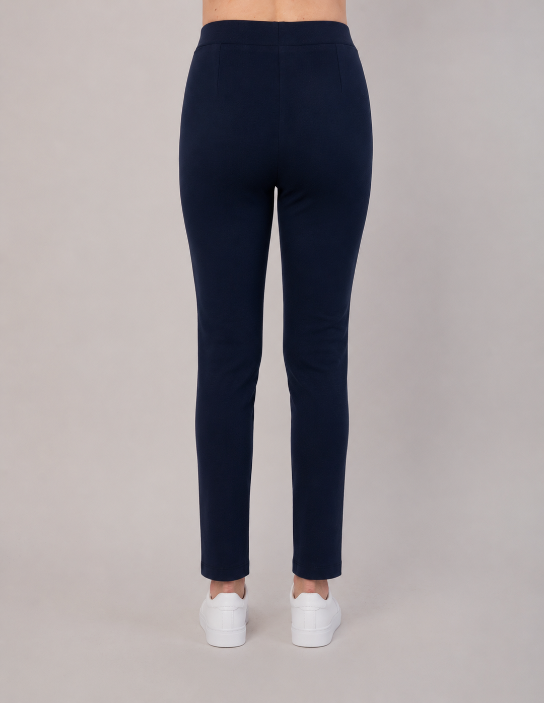 Pantalón de talle alto (disponible en azul y gris)