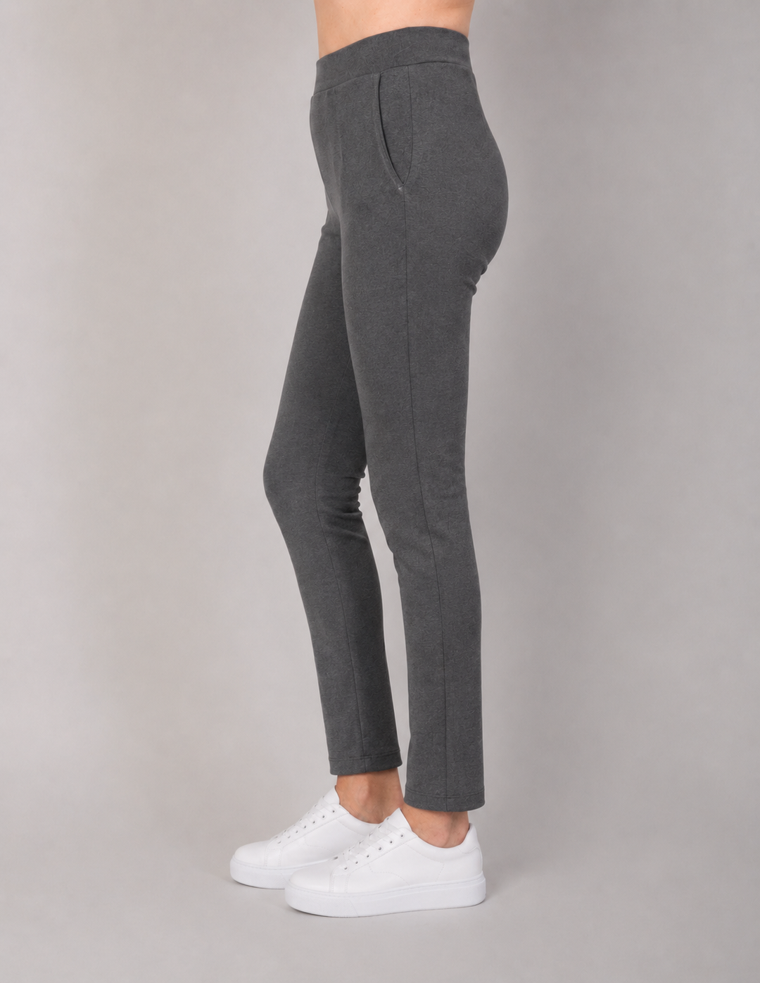 Pantalón de talle alto (disponible en azul y gris)