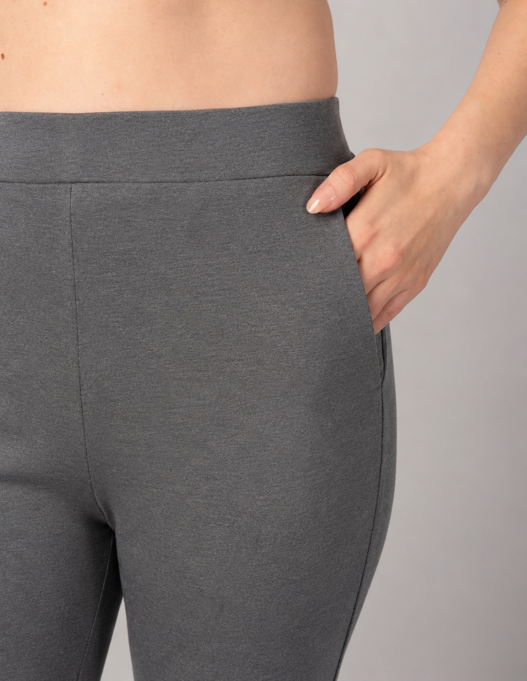 Pantalón de talle alto (disponible en azul y gris)