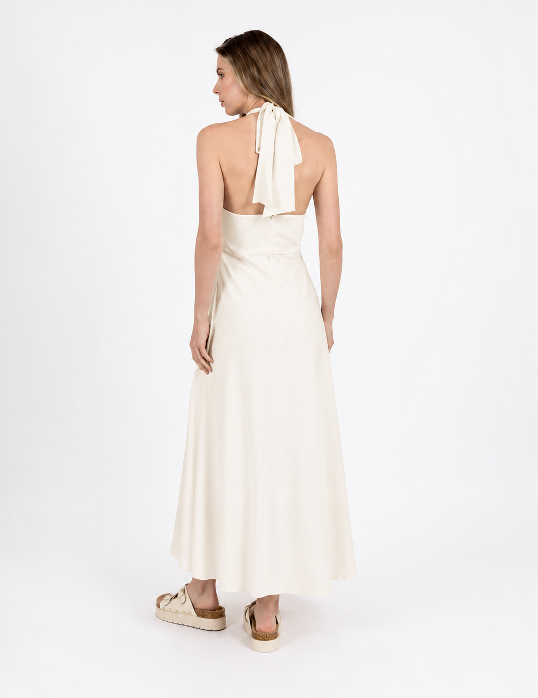 Vestido ivory con cuello halter