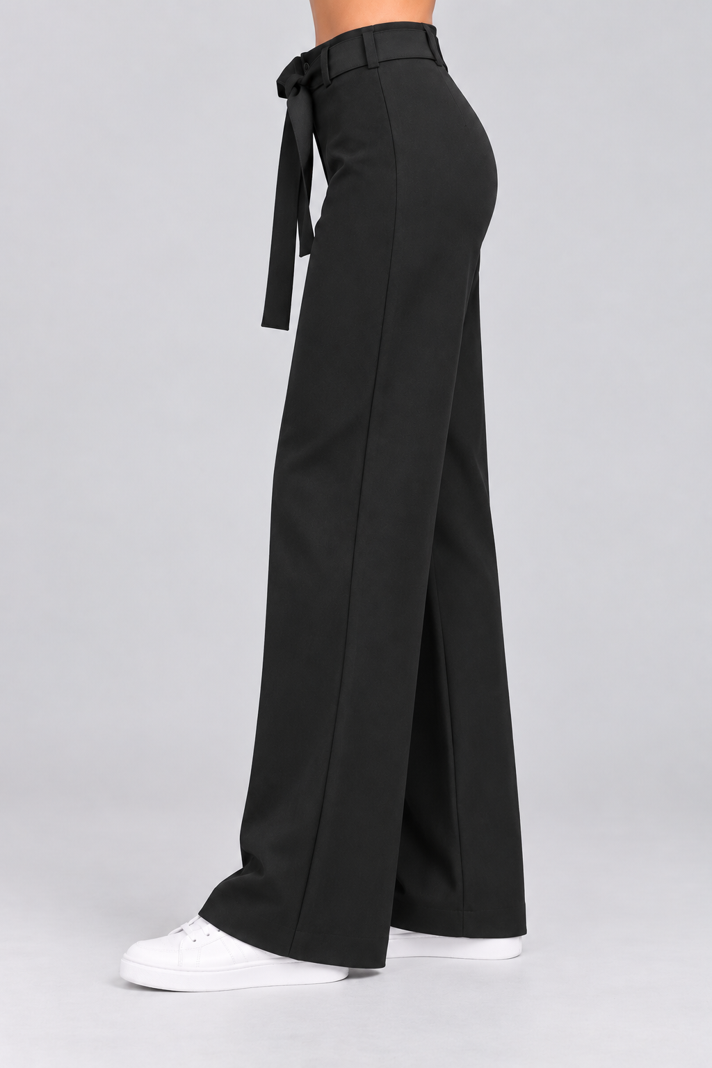 Pantalón negro de talle alto