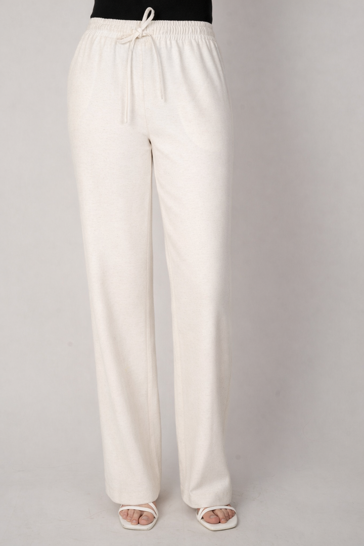 Pantalon ivory casual con resorte corte recto (Conjunto)