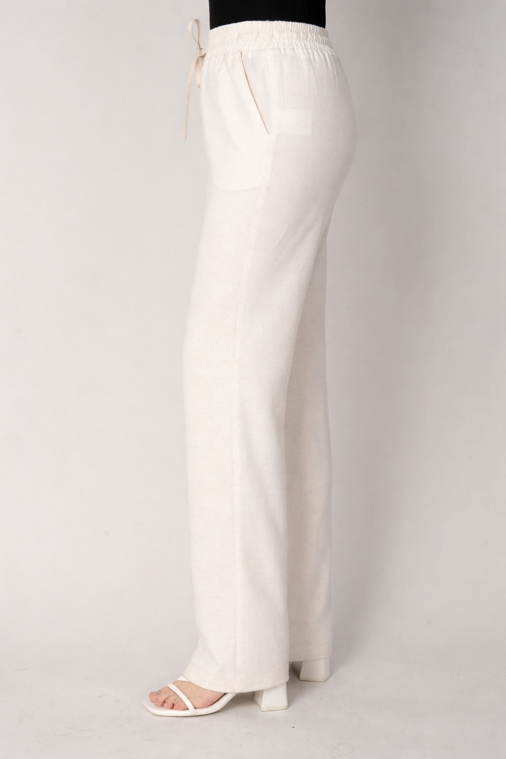 Pantalon ivory casual con resorte corte recto (Conjunto)