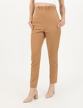 Pantalón beige con smock en cintura