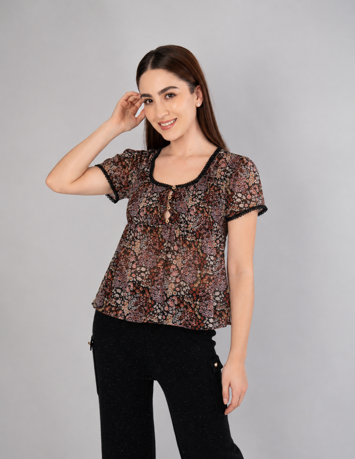 Blusa estampada floral de manga corta
