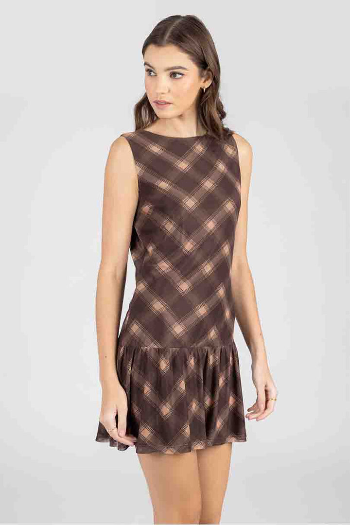 Vestido corto café con efecto degradado