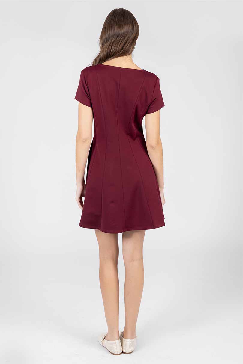 Vestido corto color vino