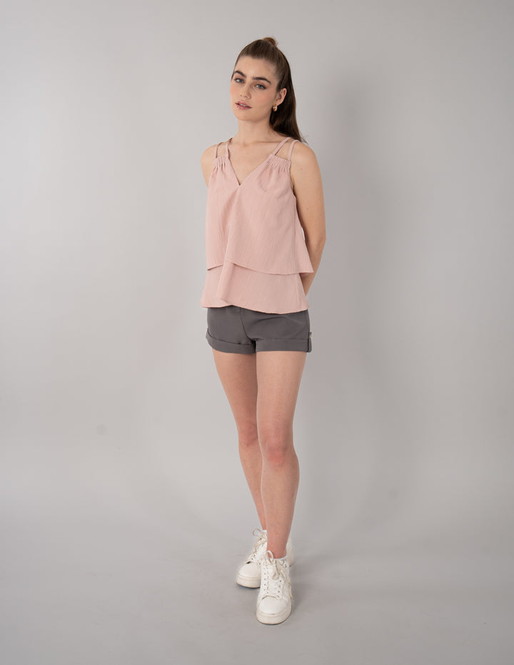 Blusa rosa de tirantes y cuello V