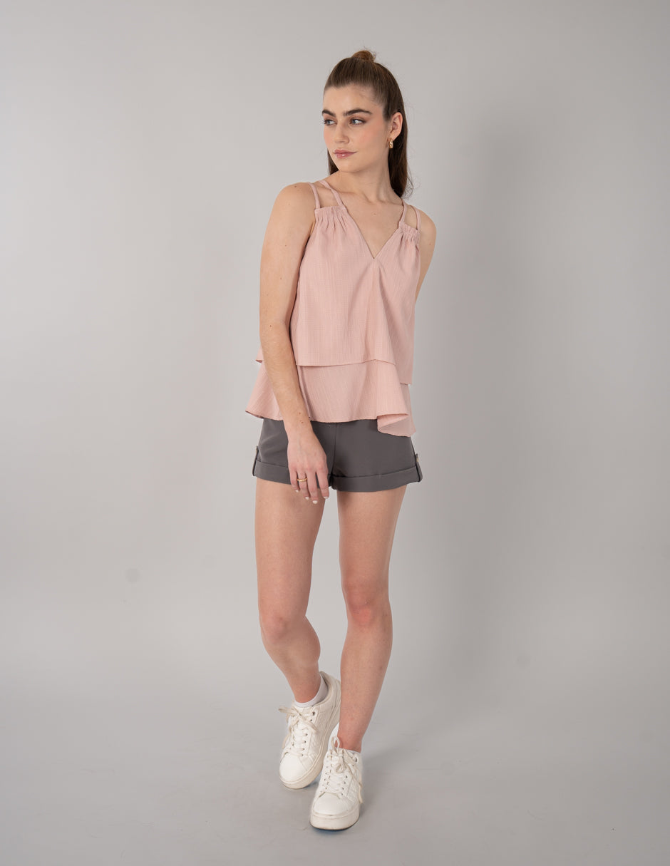 Blusa rosa de tirantes y cuello V