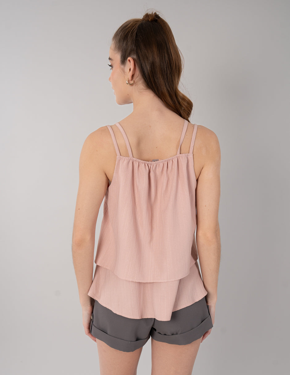 Blusa rosa de tirantes y cuello V