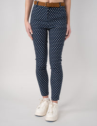 Pantalón con diseño de dots (disponible en azul marino y café)