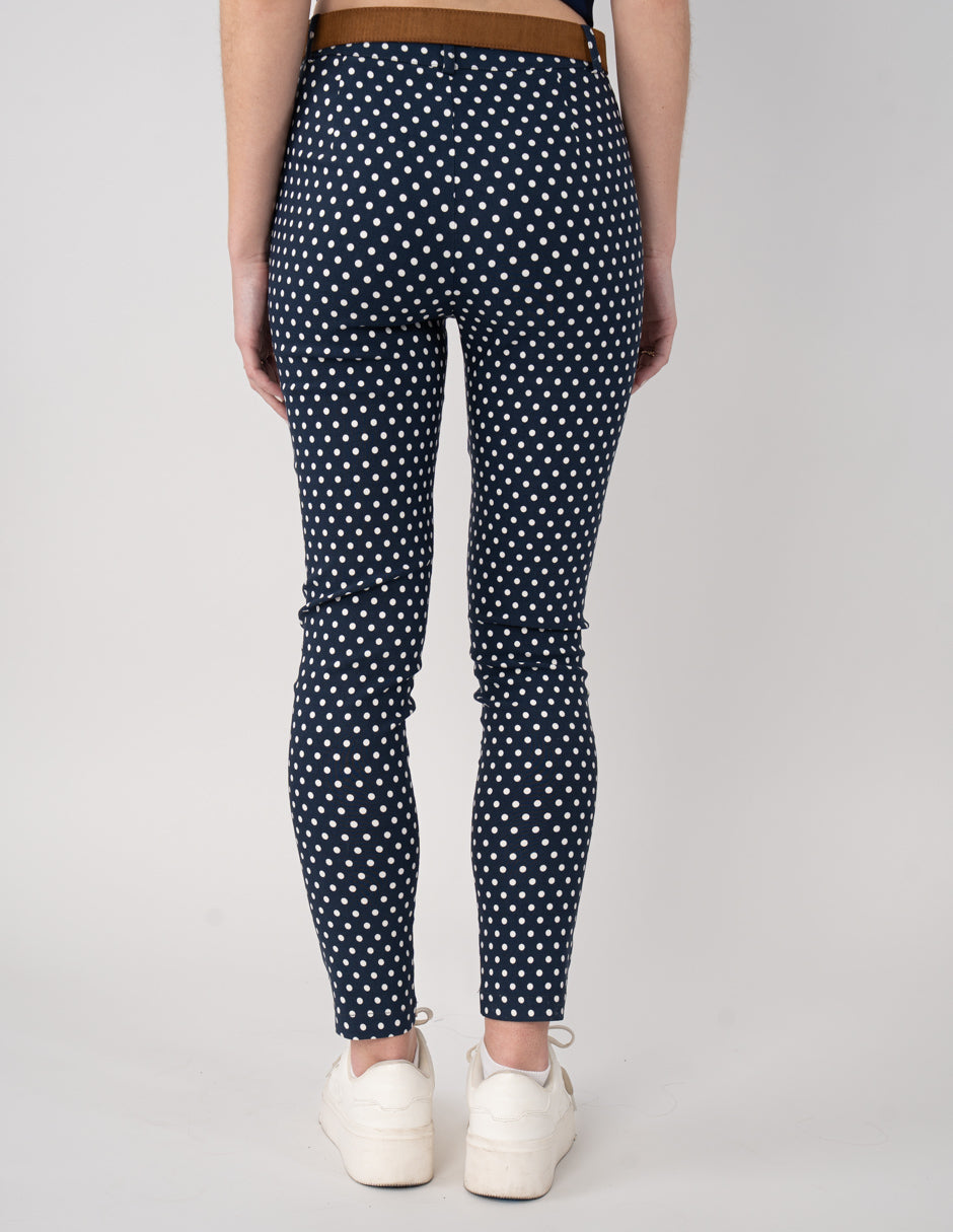Pantalón con diseño de dots (disponible en azul marino y café)