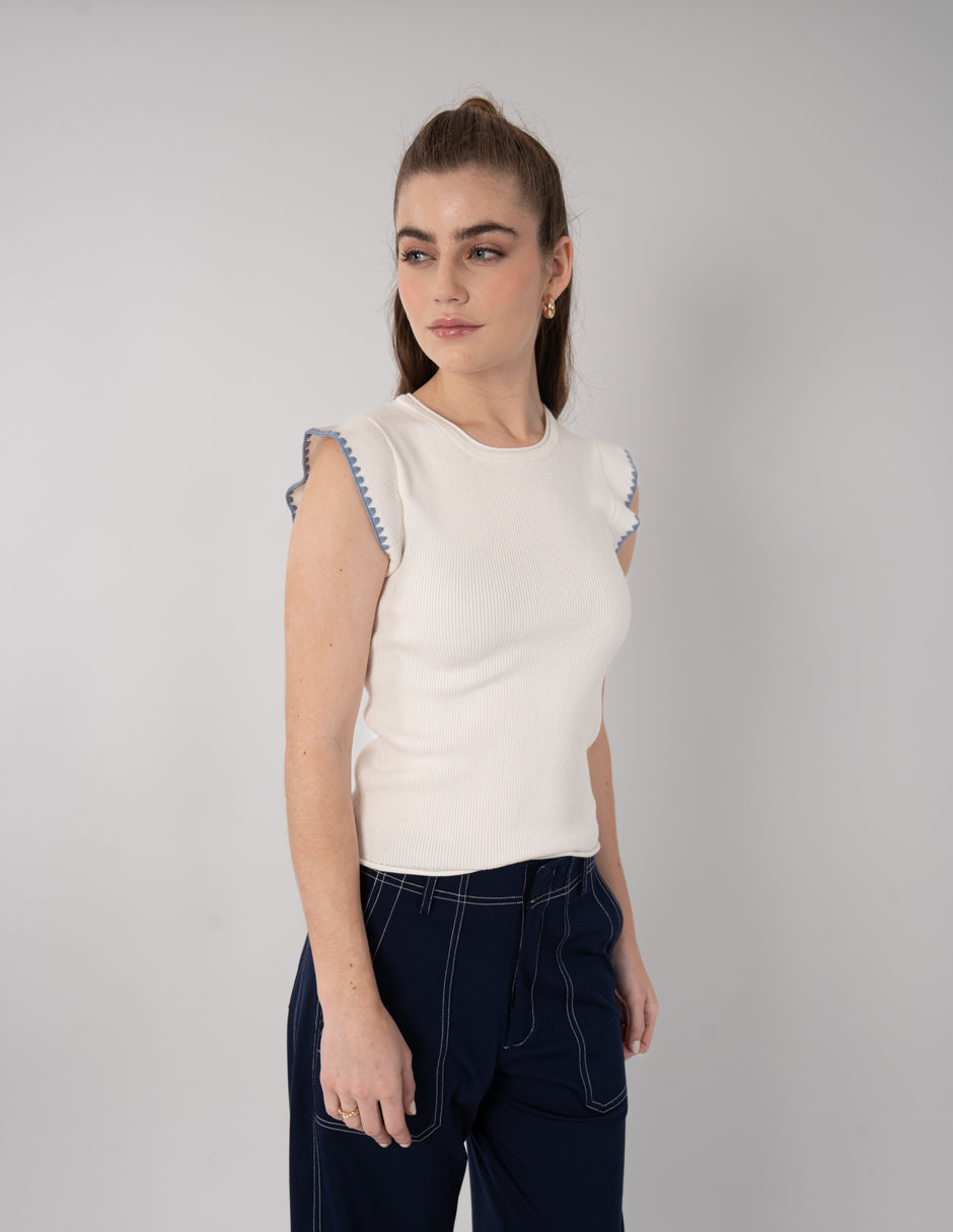 Blusa lisa (disponible en azul y blanco)