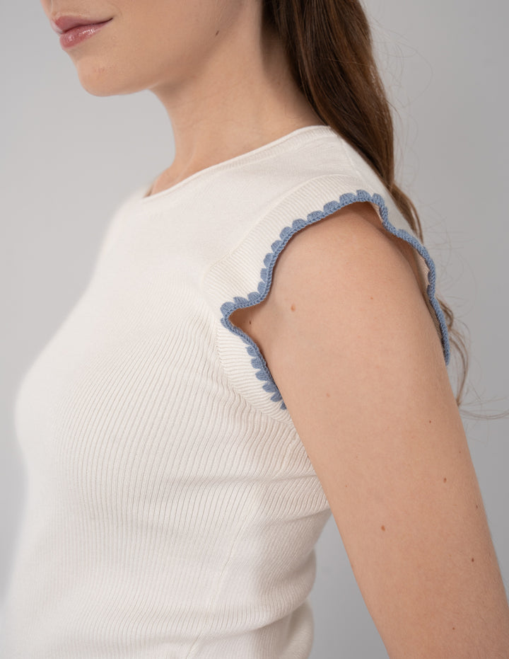 Blusa lisa (disponible en azul y blanco)
