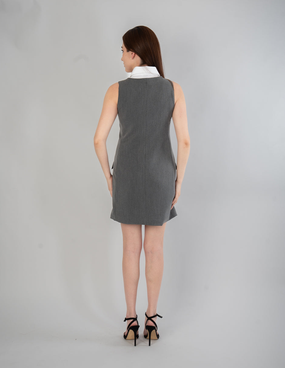 Vestido gris con contrastre en cuello blanco