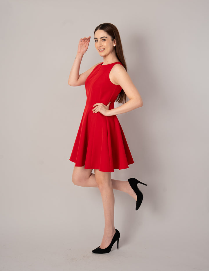 Vestido corto sin mangas y ligero vuelo en parte inferior (disponible en rojo y negro)