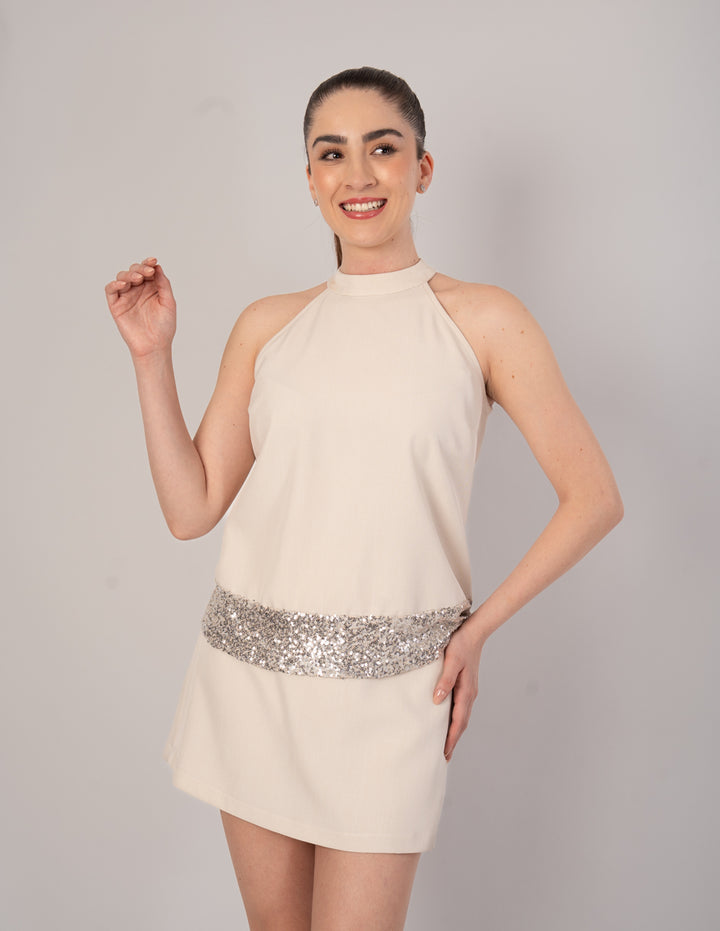 Blusa hueso de cuello alto y detalle de lentejuelas (Conjunto)