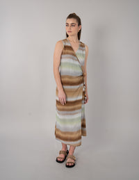 Vestido multicolor largo con detalle de cinta