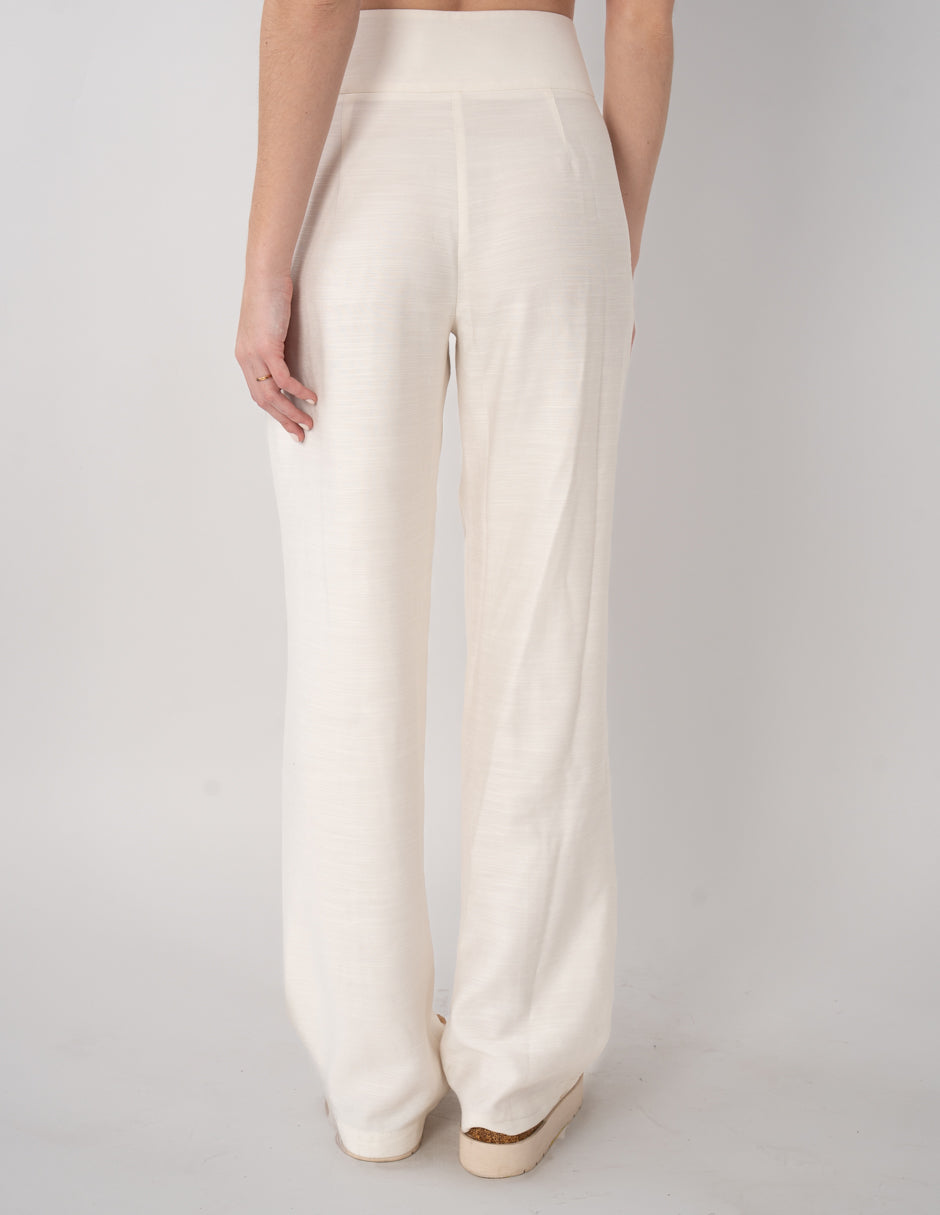 Pantalón ivory con detalle en la cintura