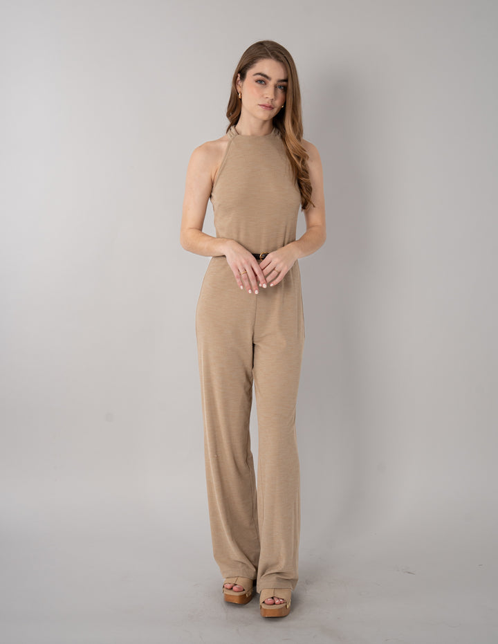Jumpsuit largo con detalle de cinturón