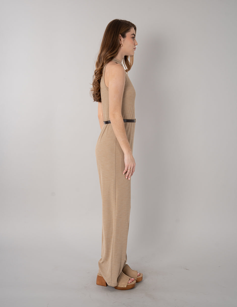 Jumpsuit largo con detalle de cinturón