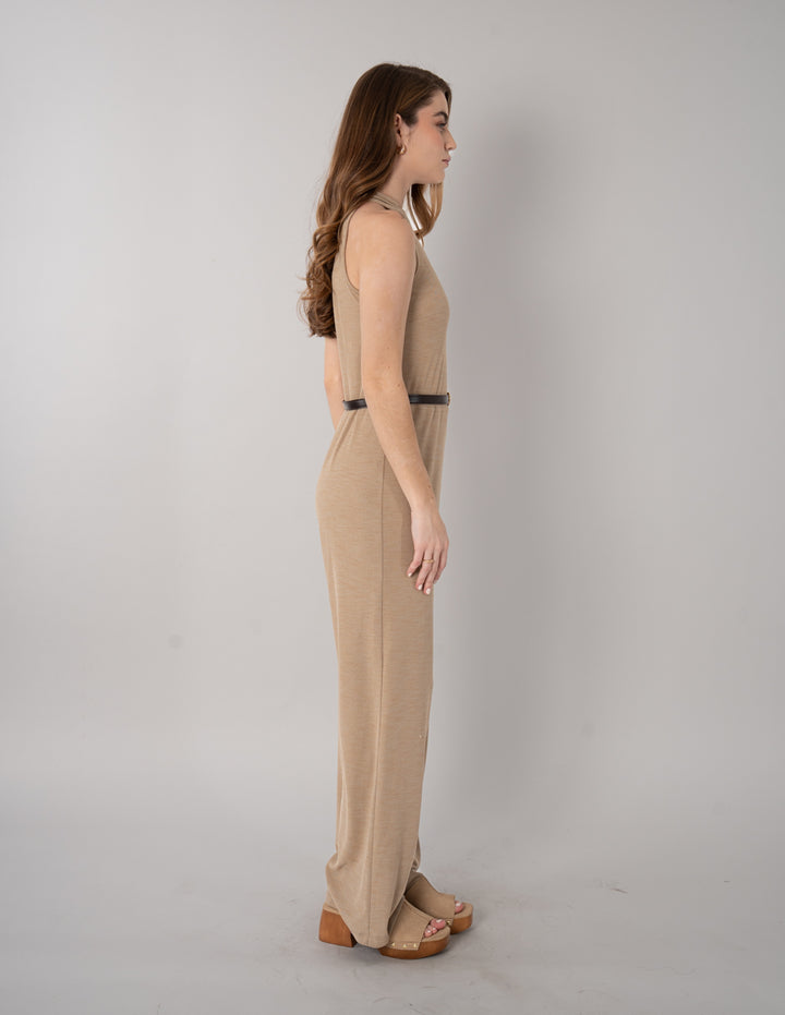 Jumpsuit largo con detalle de cinturón