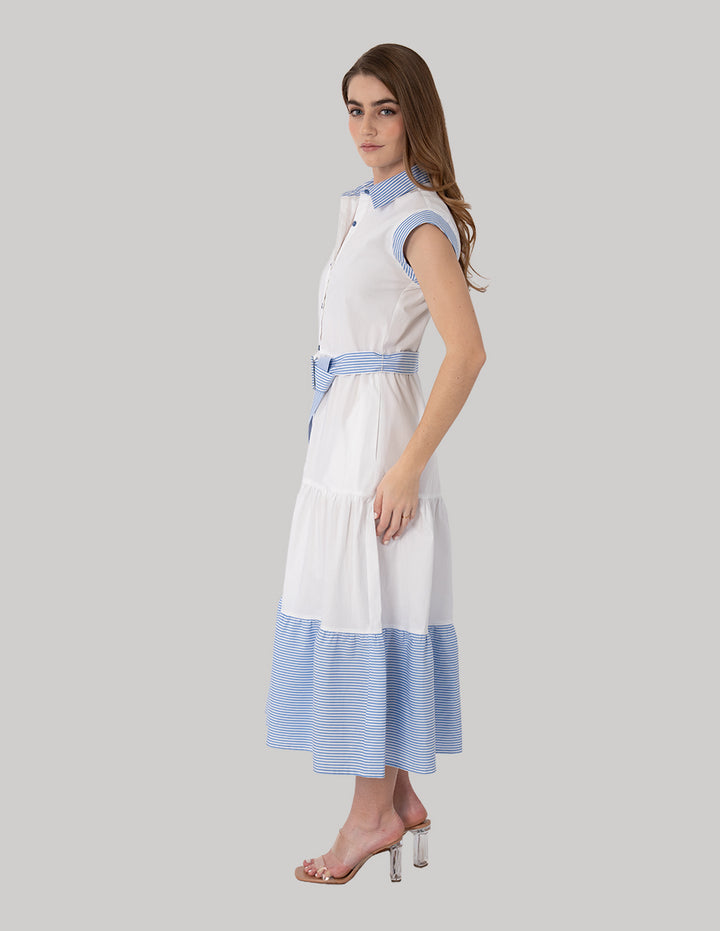 Vestido blanco con azul y detalle de cinturón