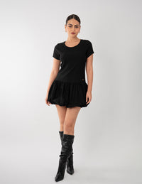 Vestido negro corto tipo globo