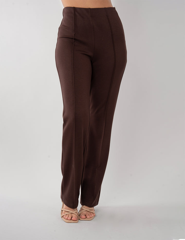 Pantalón café de vestir con talle a la cintura