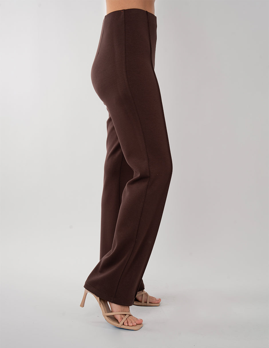 Pantalón café de vestir con talle a la cintura