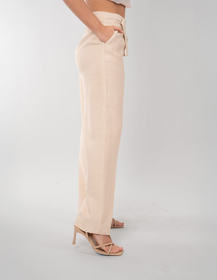 Pantalón de vestir ivory con detalle en cintura