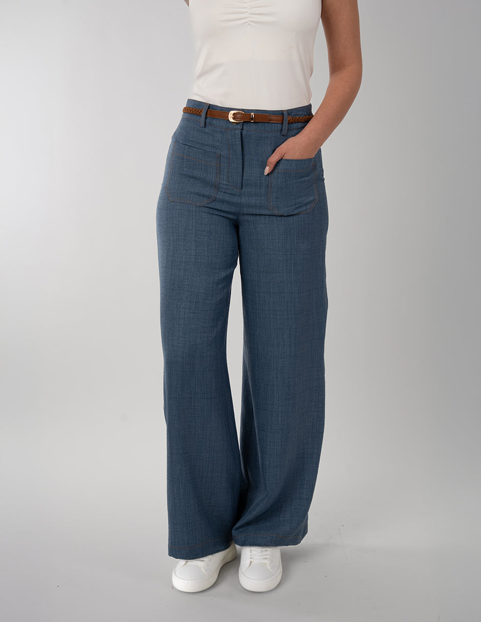 Pantalón azul con cinturón café