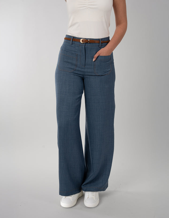 Pantalón azul con cinturón café