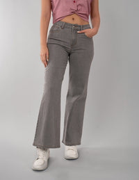 Jeans gris con diseño lateral de flores