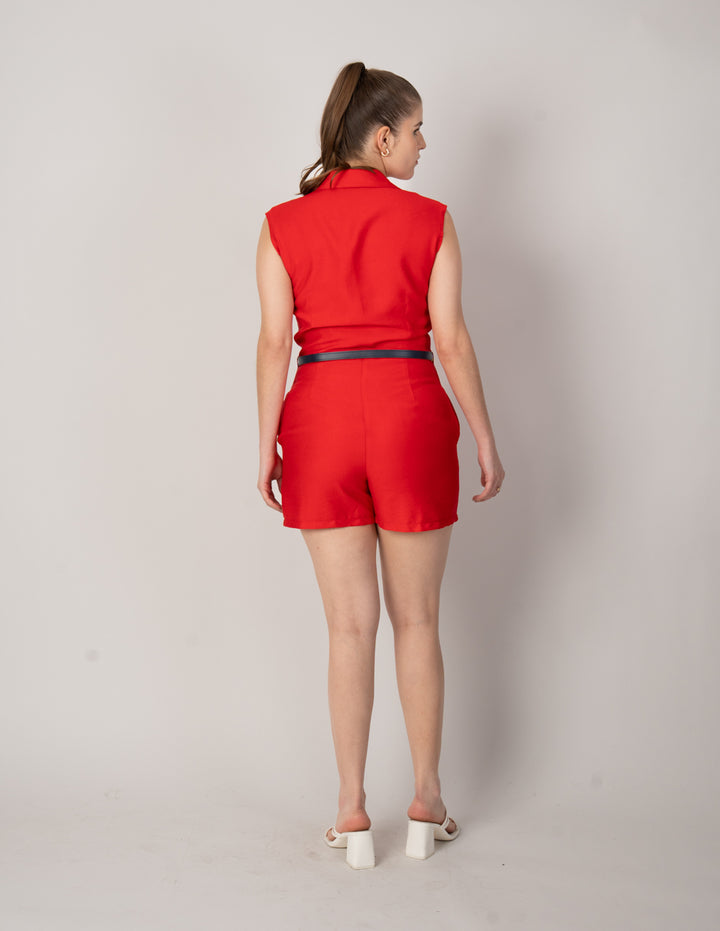 Jumpsuit corto con detalle de cinturón (disponible en rojo y blanco dots)