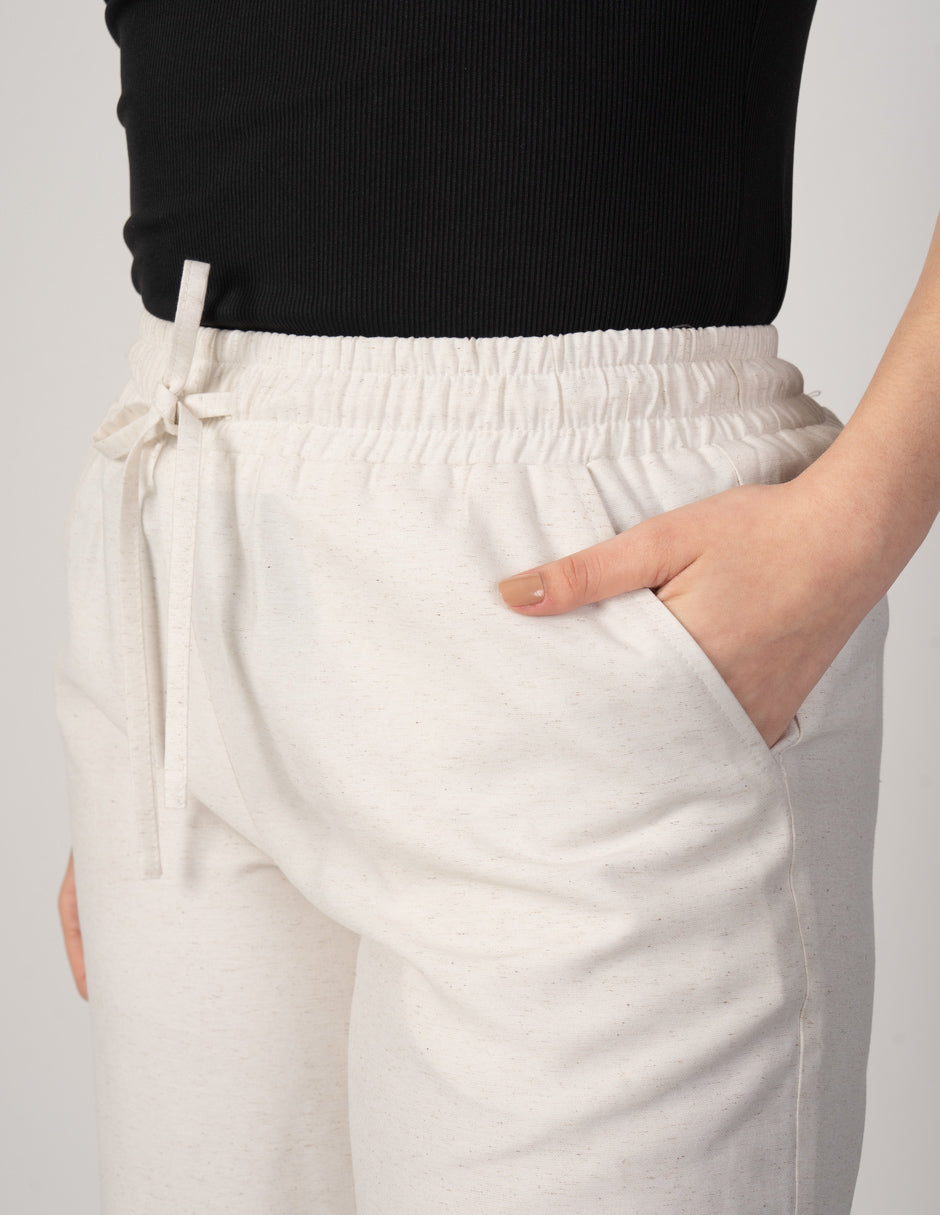 Pantalon ivory casual con resorte corte recto (Conjunto)