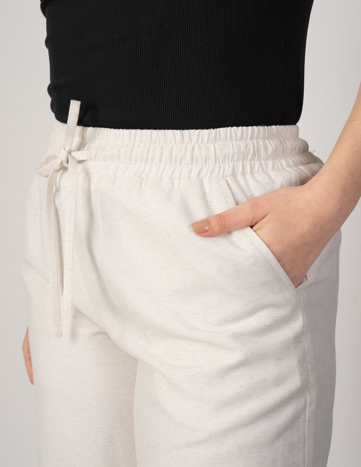 Pantalon ivory casual con resorte corte recto (Conjunto)