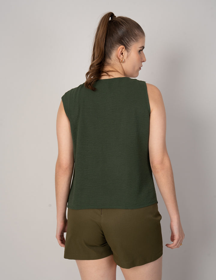 Blusa de vestir sin mangas con diseño en hombro ( disponible en  ivory / verde)