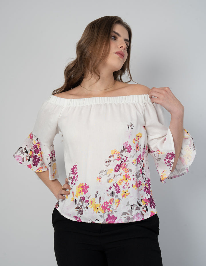 Blusa off shoulder con diseño floral