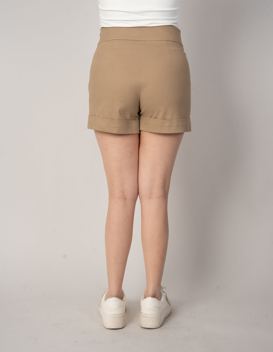 Short arena a la cintura