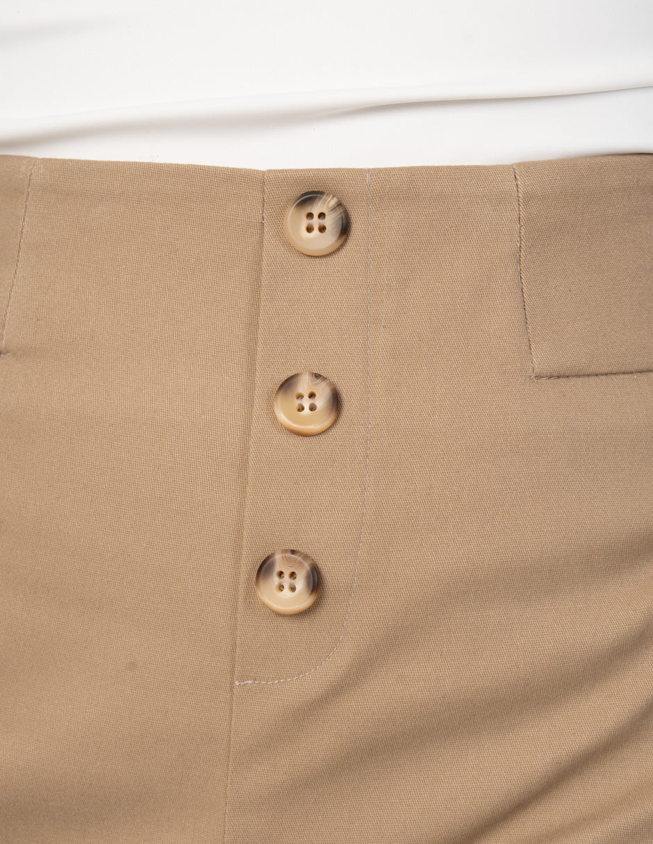 Short arena a la cintura